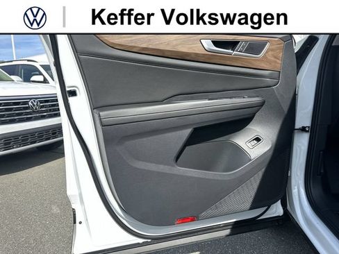 New 2026 Volkswagen Atlas SE FWD image 14
