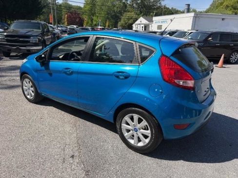 Used 2013 Ford Fiesta SE FWD image 3