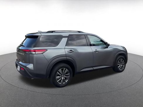 Used 2025 Nissan Pathfinder SV AWD/4WD image 11