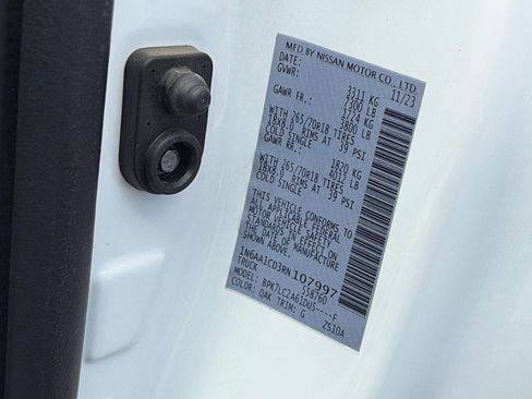 Used 2024 Nissan Titan SV AWD/4WD image 21