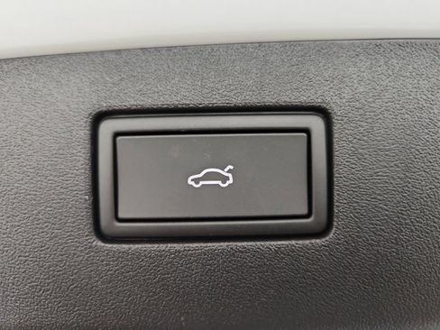 New 2026 Volkswagen Tiguan SE R-Line image 36