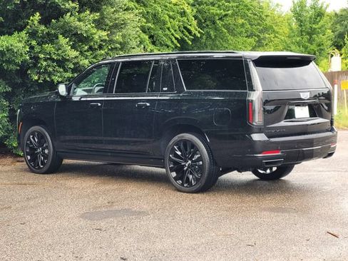New 2026 Cadillac Escalade ESV Platinum Sport w/ LPO, ONYX Package AWD/4WD image 6