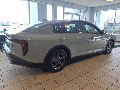 Used 2025 Kia K4 FWD image 6