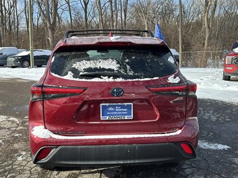Used 2021 Toyota Highlander LE image 26