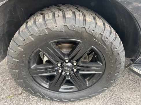 Used 2020 Ford Expedition XLT w/ Equipment Group 202A image 24