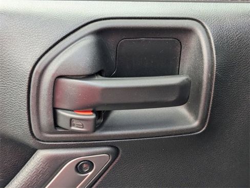 Used 2018 Jeep Wrangler Unlimited Sahara image 26