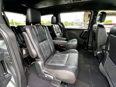 Used 2019 Dodge Grand Caravan GT image 25