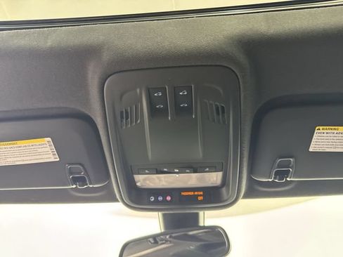 Used 2016 Chevrolet Cruze Premier FWD image 11