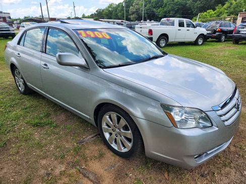 Used 2005 Toyota Avalon Limited FWD image 1