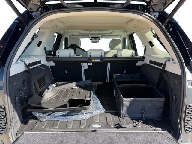 New 2026 Land Rover Discovery S AWD/4WD image 18