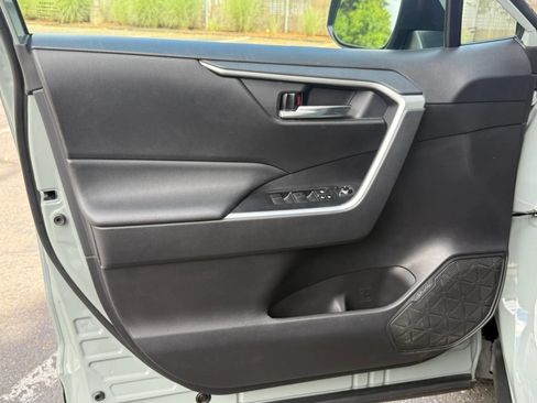 Used 2020 Toyota RAV4 XLE w/ Convenience Package AWD/4WD image 22
