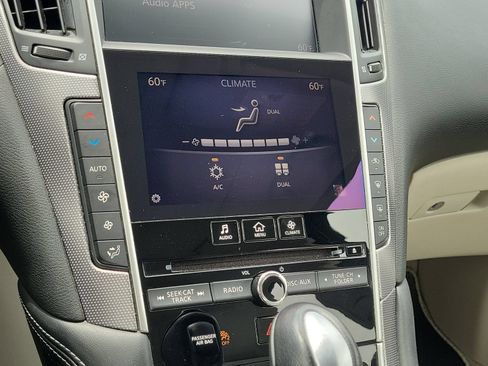 Used 2015 INFINITI Q50 w/ Moonroof Package RWD image 27
