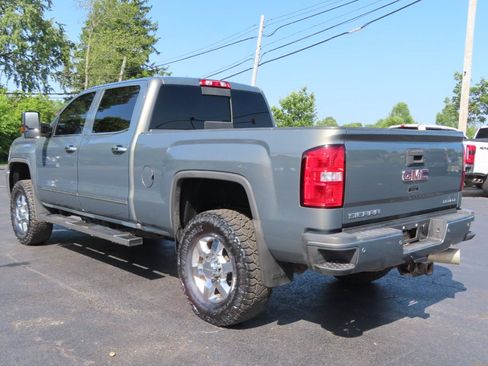 Used 2018 GMC Sierra 3500 Denali w/ Duramax Plus Package AWD/4WD image 4