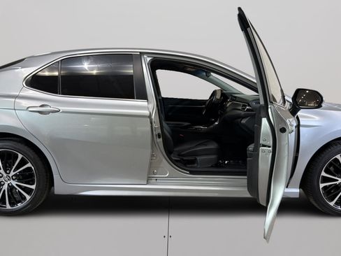 Used 2019 Toyota Camry SE FWD image 35
