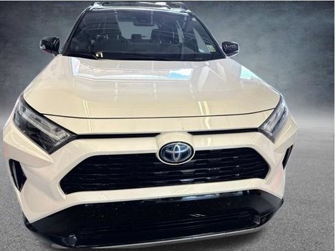 Used 2024 Toyota RAV4 XSE AWD/4WD image 10