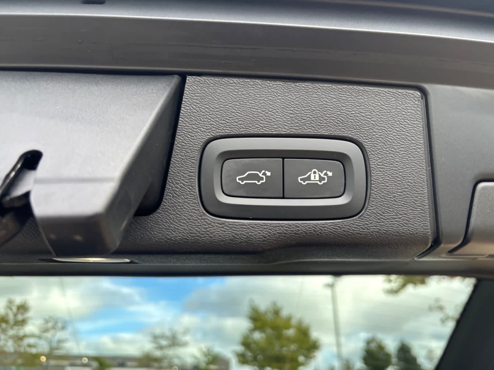Used 2026 Volvo XC60 B5 Plus AWD/4WD image 22