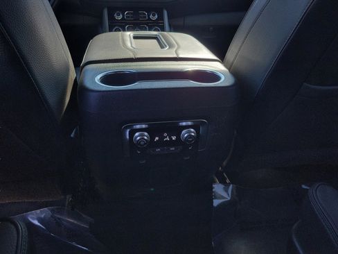 Used 2021 GMC Yukon Denali w/ Denali Premium Package image 16