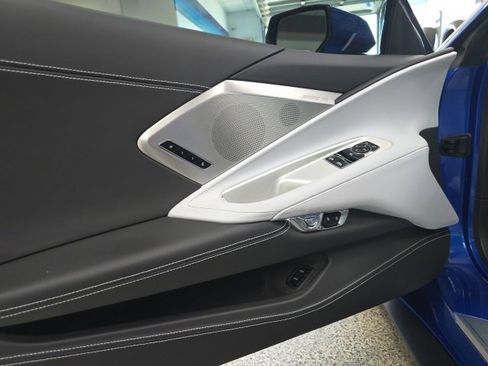 Used 2022 Chevrolet Corvette Stingray Premium Cpe w/ Z51 Performance Package image 11