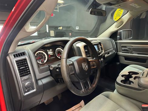 Used 2018 RAM 1500 Classic SLT image 11