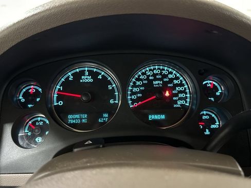 Used 2013 Chevrolet Avalanche LTZ AWD/4WD image 12