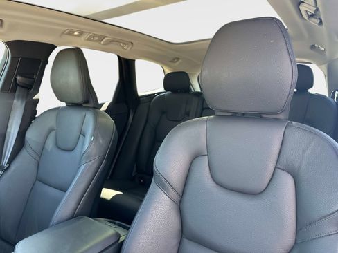 Certified 2025 Volvo XC60 B5 Plus image 19