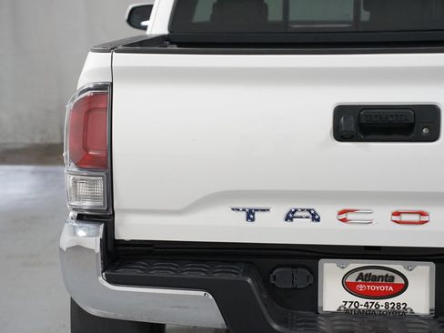Certified 2022 Toyota Tacoma SR5 RWD image 10