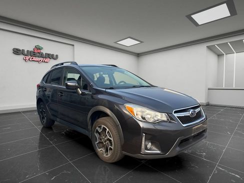Used 2017 Subaru Crosstrek 2.0i Premium w/ Moonroof Package AWD/4WD image 1