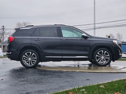 Used 2020 GMC Terrain Denali w/ Denali Premium Package image 8