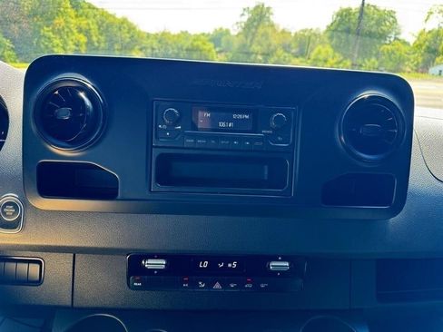 Used 2019 Mercedes-Benz Sprinter 2500 image 22