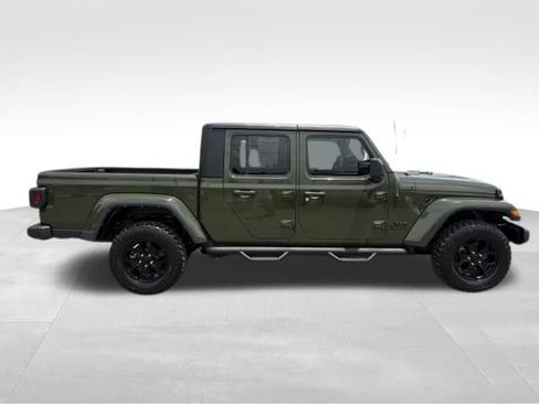 Used 2023 Jeep Gladiator Sport AWD/4WD image 9