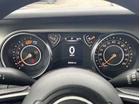 Used 2021 Jeep Wrangler Unlimited Sport image 32