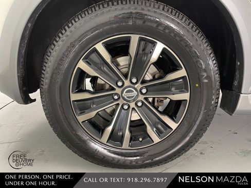 Used 2017 Nissan Armada Platinum w/ Interior Lighting Package image 13