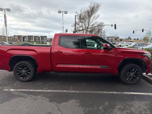 Used 2022 Toyota Tundra Platinum image 3