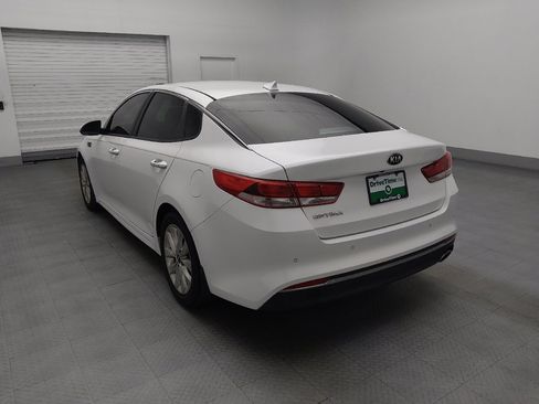 Used 2018 Kia Optima LX w/ 17" Alloy Wheels Package FWD image 5