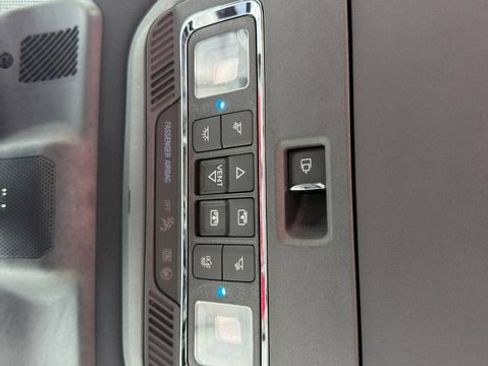Used 2022 Ford F150 Lightning Platinum AWD/4WD image 45
