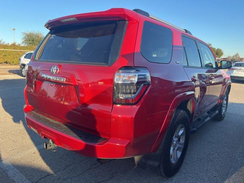 Used 2022 Toyota 4Runner SR5 Premium image 4