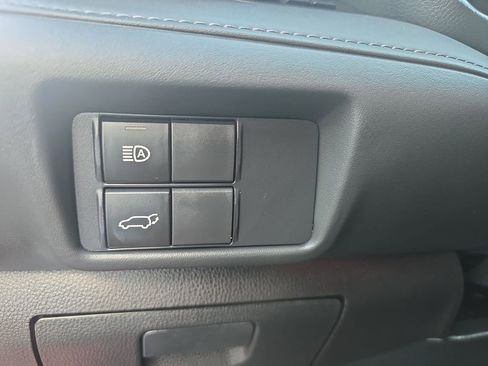 Used 2021 Toyota Highlander XSE FWD image 27