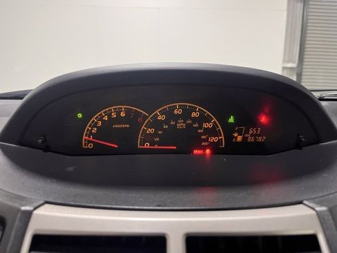 Used 2010 Toyota Yaris 2-Door Hatchback image 21