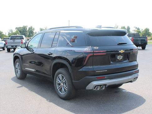 New 2027 Chevrolet Traverse LT w/ Driver Confidence Package FWD image 7