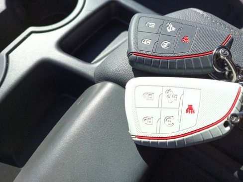 Used 2025 Chevrolet Silverado 1500 Custom image 24