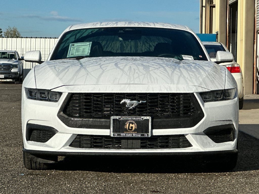 Used 2024 Ford Mustang Coupe RWD image 9
