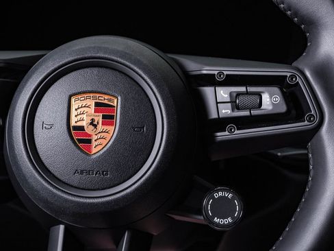 Used 2026 Porsche 911 Carrera T RWD image 23