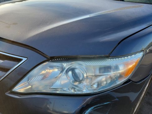 Used 2011 Toyota Camry LE w/ LE Extra-Value Pkg FWD image 4