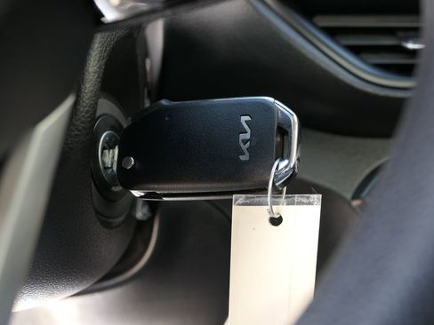 Used 2023 Kia Forte LXS image 17