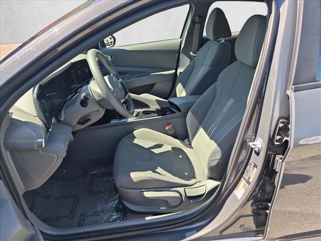 Used 2024 Hyundai Elantra SEL FWD image 16