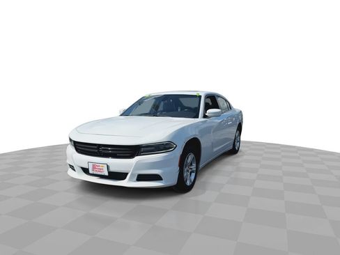 Used 2021 Dodge Charger SXT w/ Leather Interior Group RWD image 4