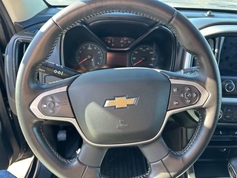 Used 2022 Chevrolet Colorado LT w/ LT Convenience Package image 19