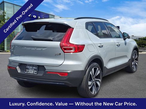 Certified 2024 Volvo XC40 B5 Ultimate w/ Protection Package Premier AWD/4WD image 7