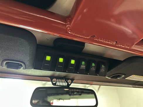 Used 2015 Jeep Wrangler Rubicon w/ Power Convenience Group image 23