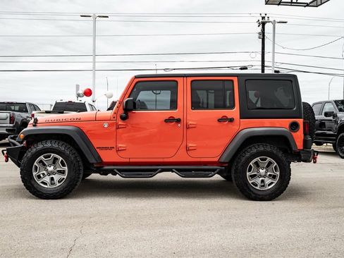 Used 2015 Jeep Wrangler Unlimited Rubicon w/ Connectivity Group AWD/4WD image 8